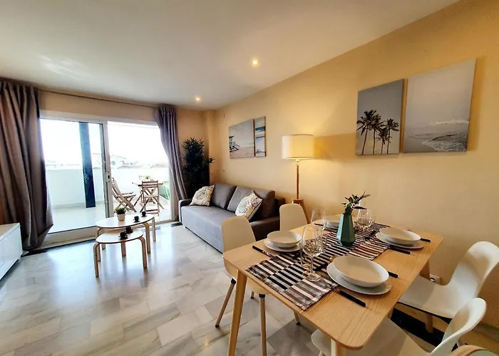 Cozy Apartment On The Beach